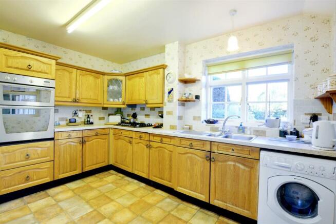 Kitchen_1.jpeg