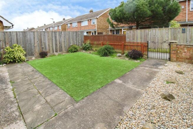 3 bed Semi-Detached for sale Image 12