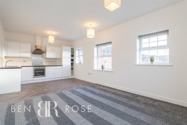 Lounge/Kitchen