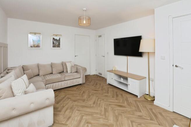 Murrayfield Road, Liverpool, L25 photo 3