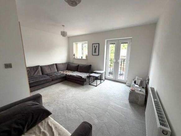 4 bed Semi-Detached for sale Image 4