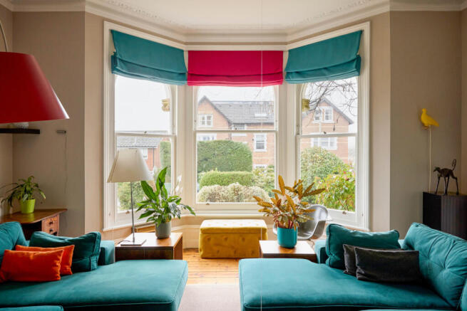 330332 - living room edit 2.jpg