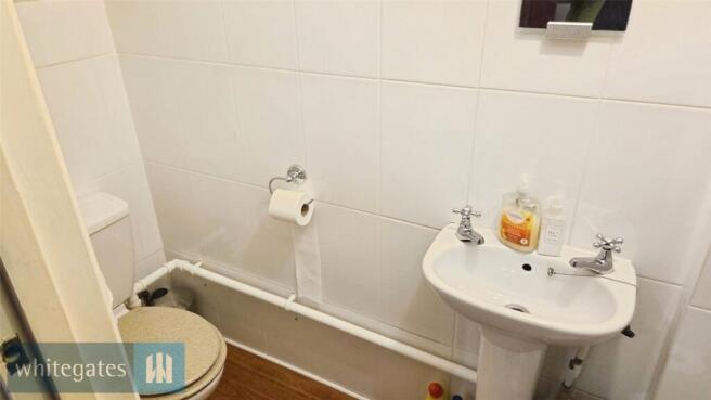 4 bed Detached for sale Image 8