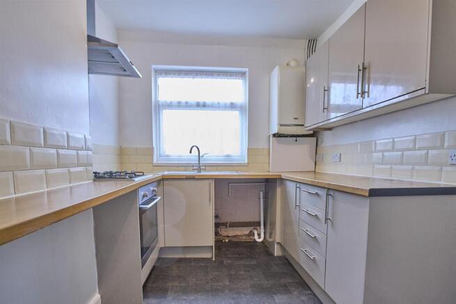 Fitted breakfast kitchen to front