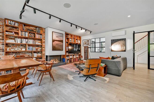 Kitchen / Reception