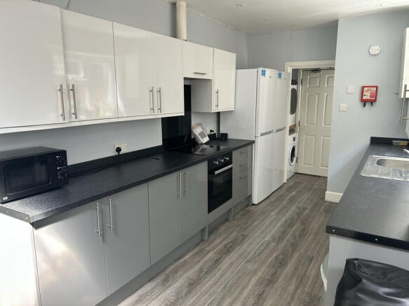 Milton_Kitchen_2