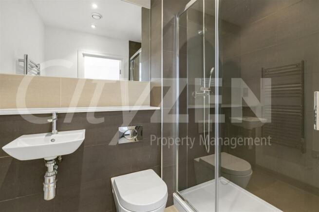 EN SUITE