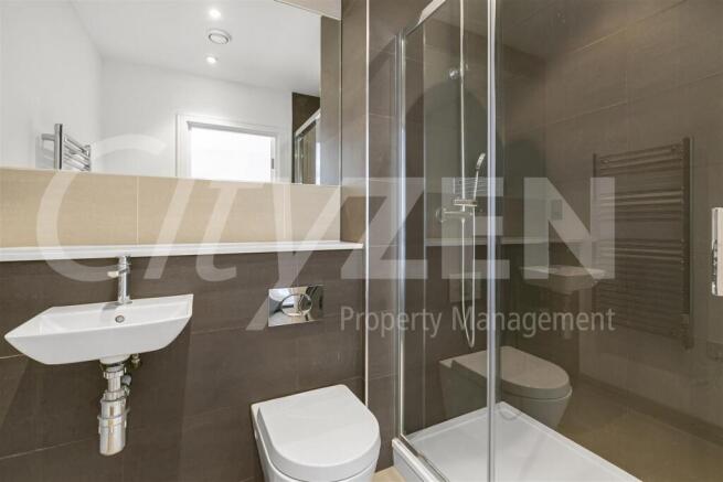 EN SUITE