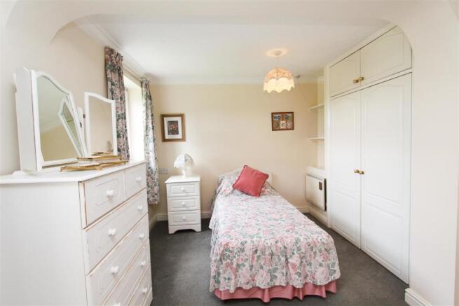 BEDROOM 2.jpg