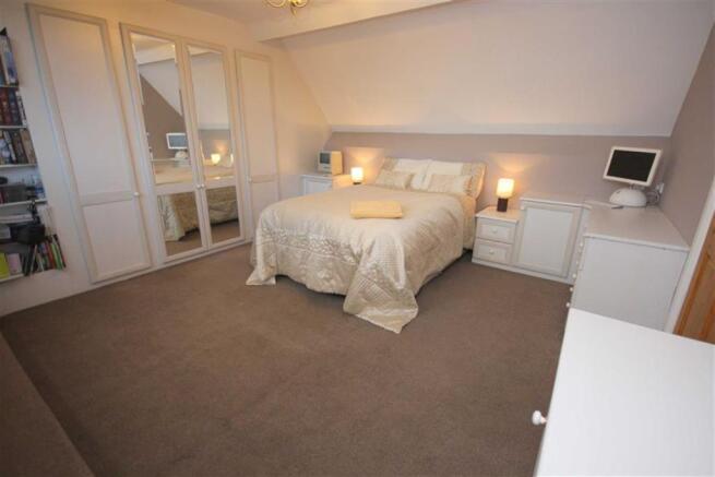 FRONT DOUBLE BEDROOM ONE