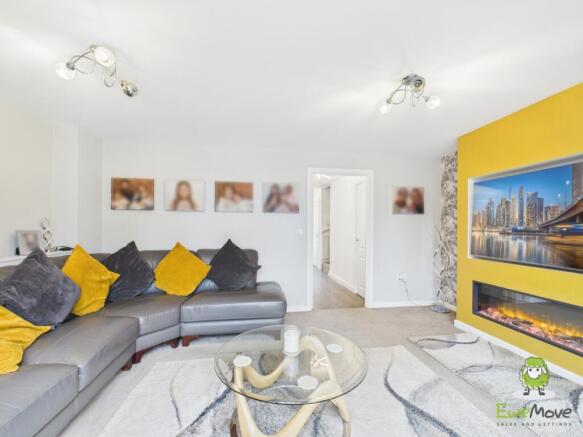 EweMove Estate Agents Basingstoke - Longwood Copse
