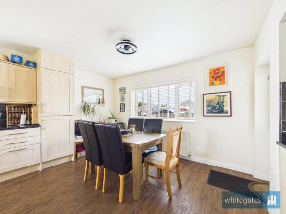 4 bed Semi-Detached for sale Image 10