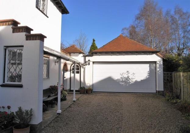 Double garage 