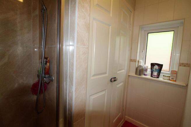 Shower Room.JPG