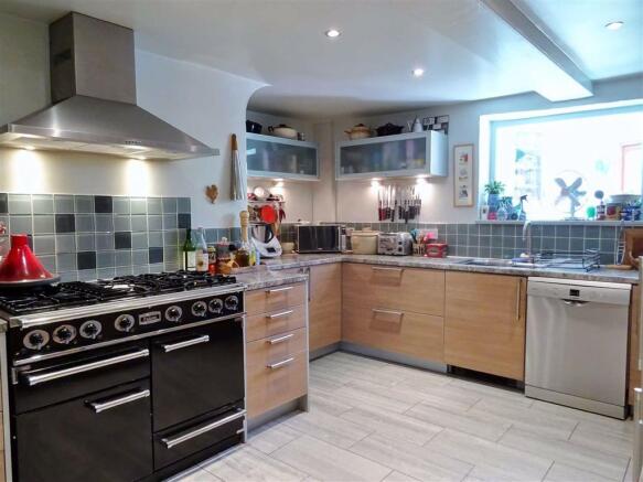 KITCHEN: