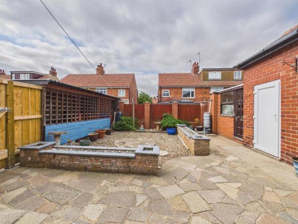 2 bed Detached Bungalow for sale Image 10