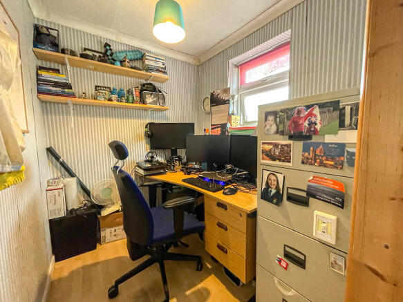 14 Withies Close - Bed 3