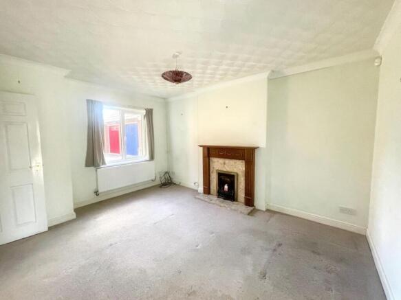 38 Hanover Drive, Brackley, Northamptonshire, NN13 6JS photo 4