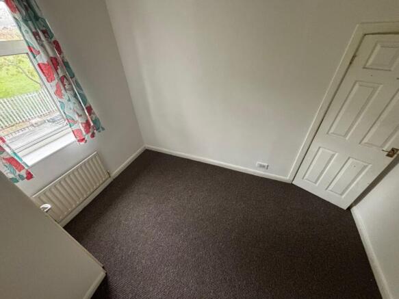 3 bed House to rent Image 10