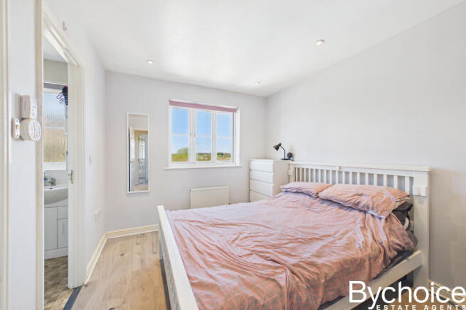 CAM05454G0-PR0149-STILL006