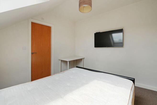 4 bed Flat to rent Image 9