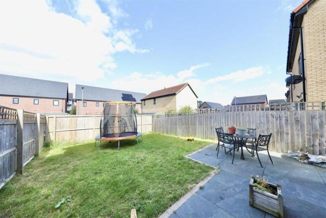 3 bed Semi-Detached for sale Image 10