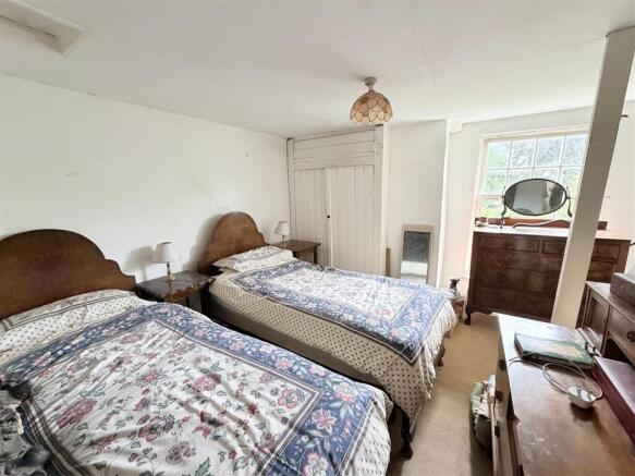 3 bed Semi-Detached for sale Image 10