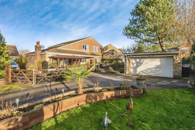 5 bed Detached for sale Image 4