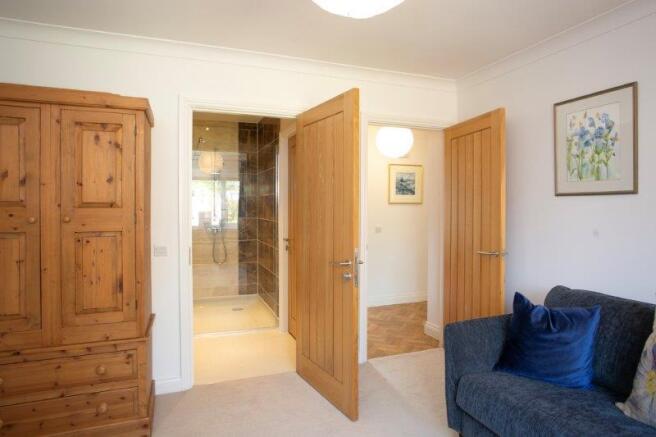 2 bed Retirement Property for sale Image 9
