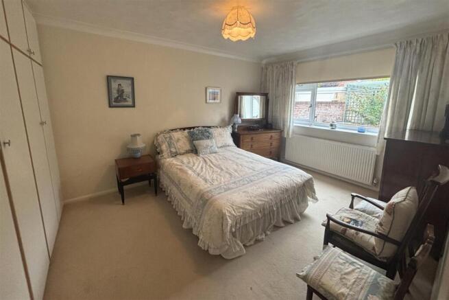 2 bed Detached Bungalow for sale Image 6