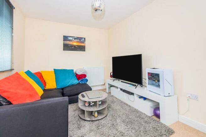 Lounge/Dining Area