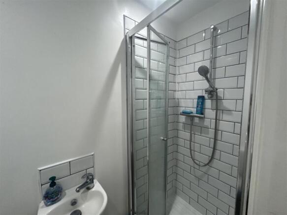 Bathroom 3 x2.jpg