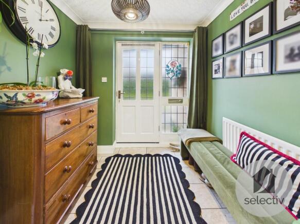 5 bed Detached for sale Image 11