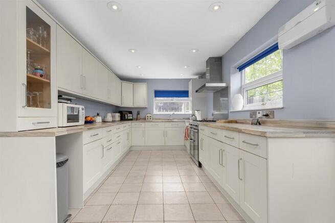 The Cherry Orchard, Kites Hardwick