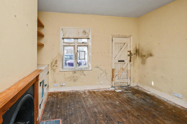 4 The Alms Houses, Queens Road, Royston SG8 7AP photo 4