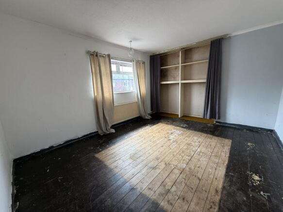 3 bed Semi-Detached for sale Image 6
