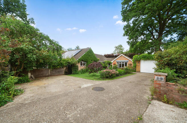 1300549-18-683707...