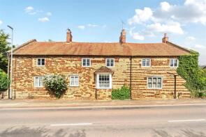 4 Cliff Hill Farm, Northampton Road, Northampton NN7 3DN