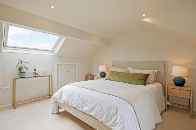 3 bed Terraced for sale Image 6