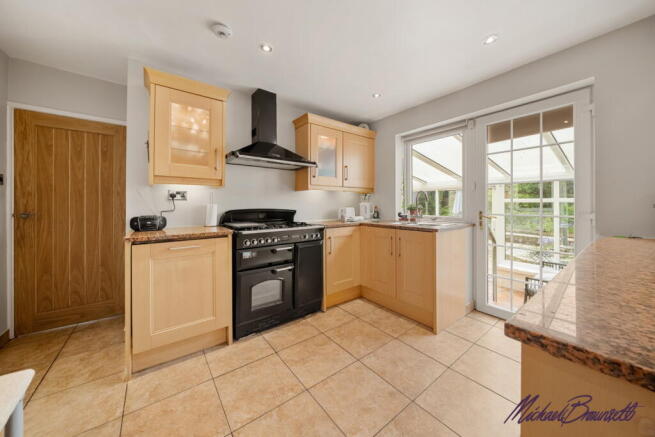 3 bed Detached for sale Image 7