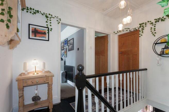 FIRST FLOOR LANDING
