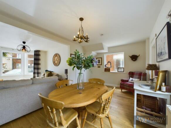 CAM02303G0-PR0029-STILL023.jpg