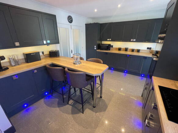 Kendal Crescent, Worsbrough Bridge, Barnsley, S70 9NE photo 5