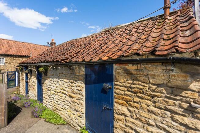 3 bed House for sale Image 12