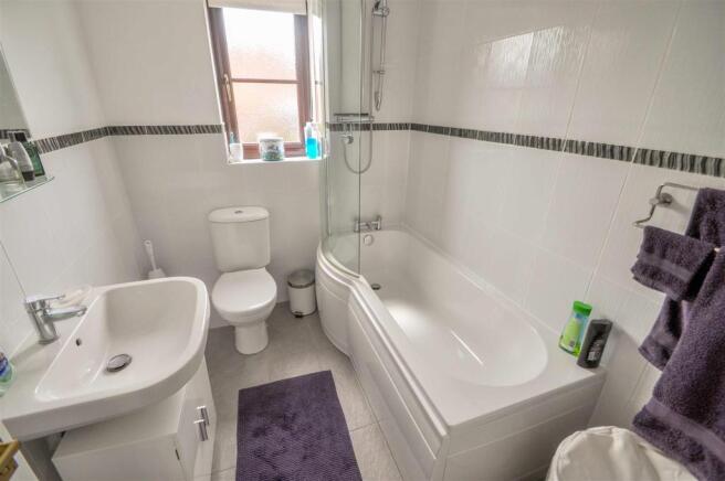bathroom[1].JPG