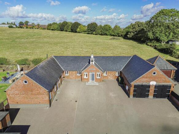 Home Farm Stables, Manor Lane