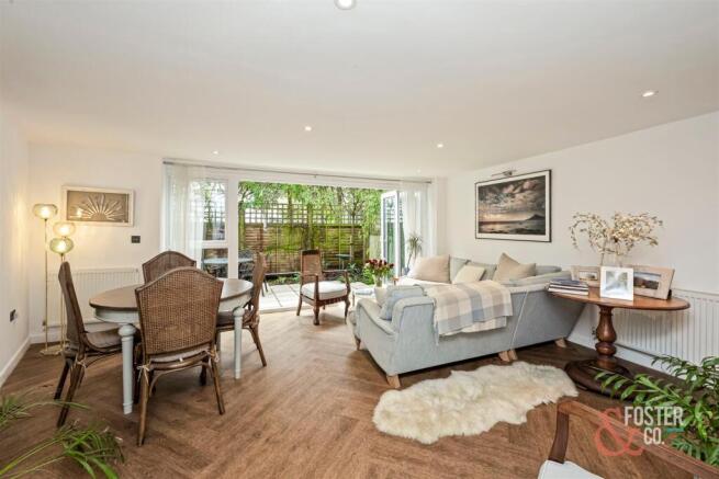 St Aubyns, 91-021.JPG