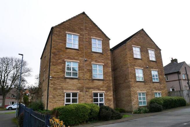 2 bed Apartment to rent Image 7
