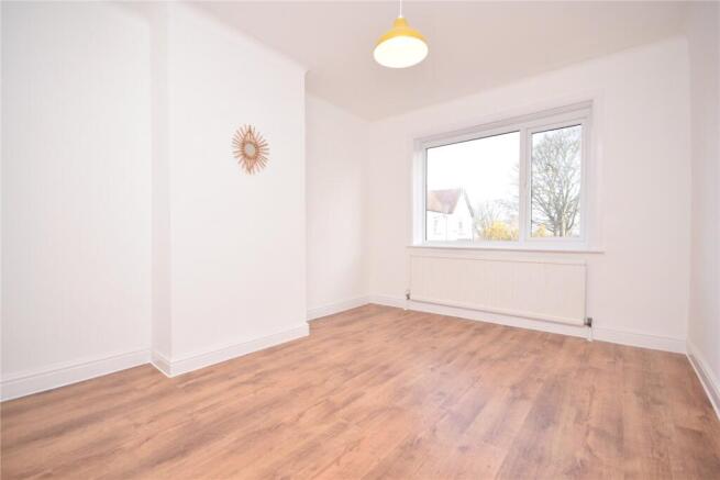 3 bed Semi-Detached to rent Image 5