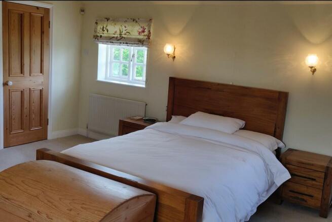 Master Bedroom1.jpg